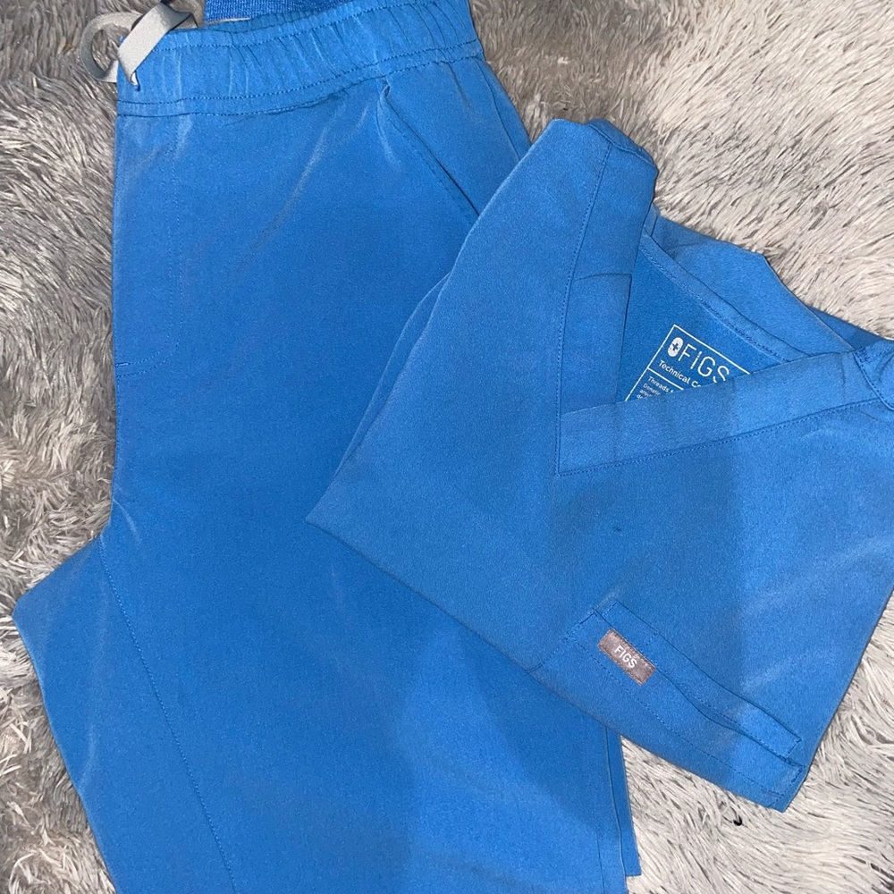 Men's Capri Blue Tansen™ -
Jogger Scrub Pants and shirt
M - Capri Blue - Regular